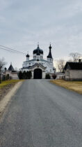 Vasknarva: Kirche, Nonnen und Blick nach Russland
